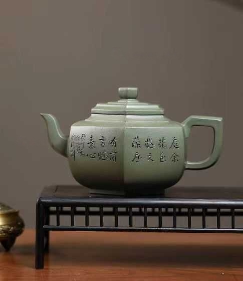 儲峰作品儲峰（玄山） 六方雪華（顧紹培裝飾） 雪華綠泥