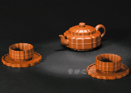 施小馬作品菱花套壺