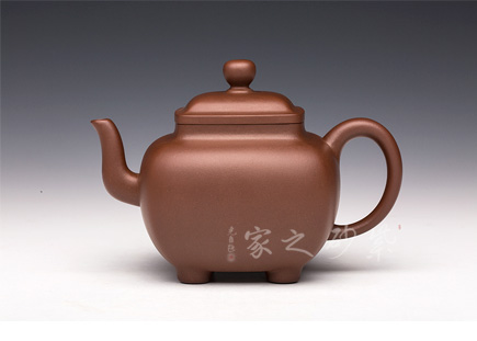 施小馬作品四足方壺